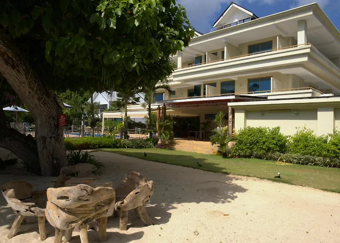 Crown Beach Hotel Seychelles